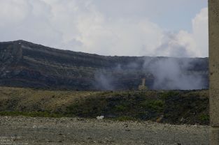 Rauch am gesperrten Krater